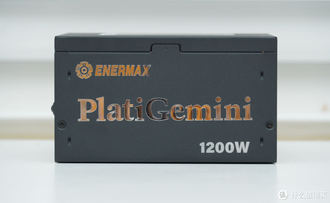 跨时代，一刀切！全球首款12VO电源 安耐美PlatiGemini 1200W技术性测评
