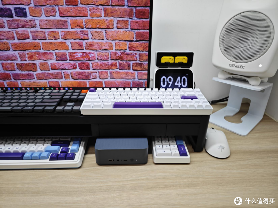 空间节省大师,桌面清爽的奥秘,零刻EQi12迷你电脑使用体验